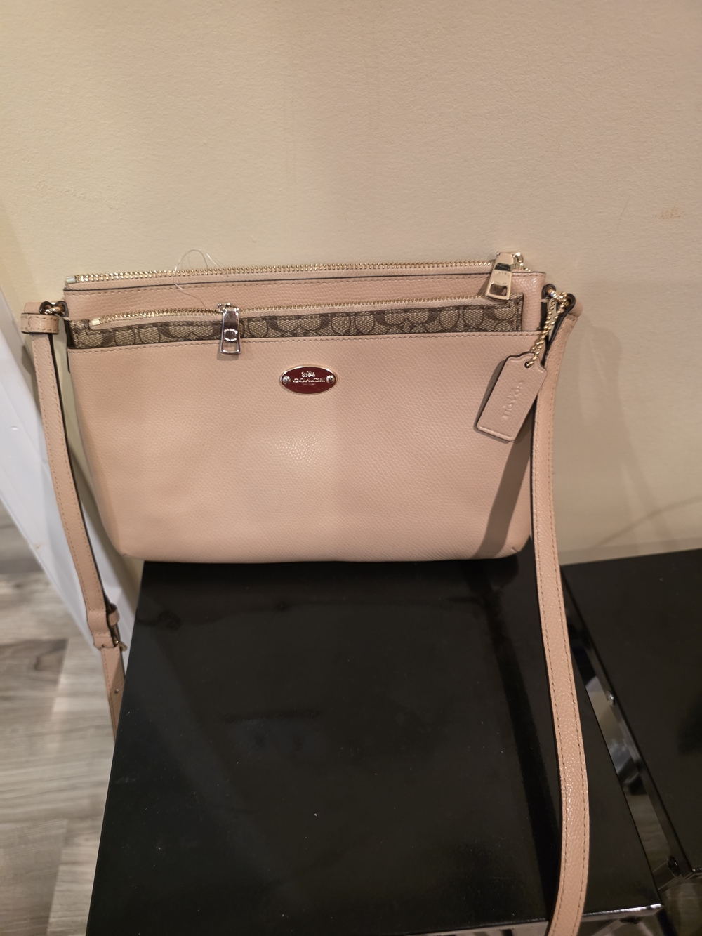 Coach Pebbled Leather Crossbody w beige pouch